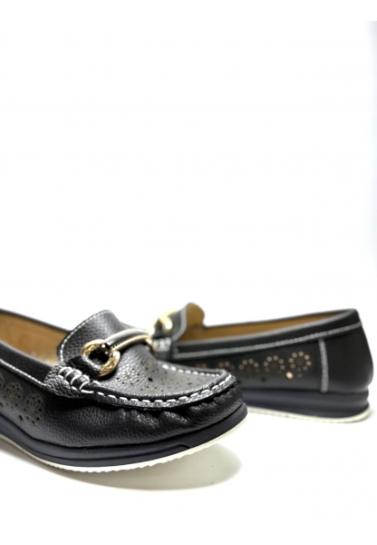 Metal Tokalı Delikli Siyah Kadın Loafer Metak