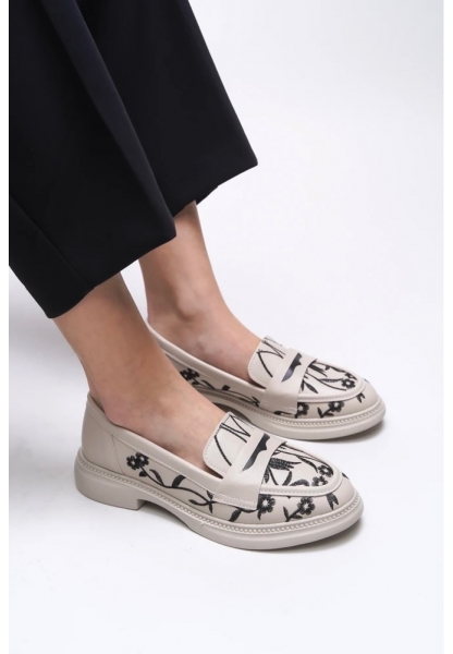 Siyah Nakışlı Bej Kadın Loafer Ayakkabı ales
