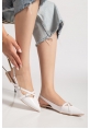 Beyaz Parlak Çok Bantlı Slingback Babet Ayakkabı Hertu