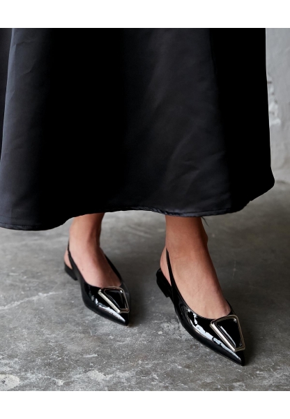 Siyah Rugan Sivri Burun Tokalı Slingback Ayakkabı zerta