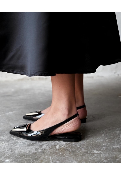 Siyah Rugan Sivri Burun Tokalı Slingback Ayakkabı zerta