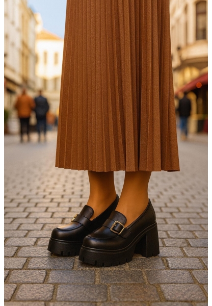 Klasik Kalın Tabanlı Siyah Tokalı Topuklu Loafer 849₺ loa