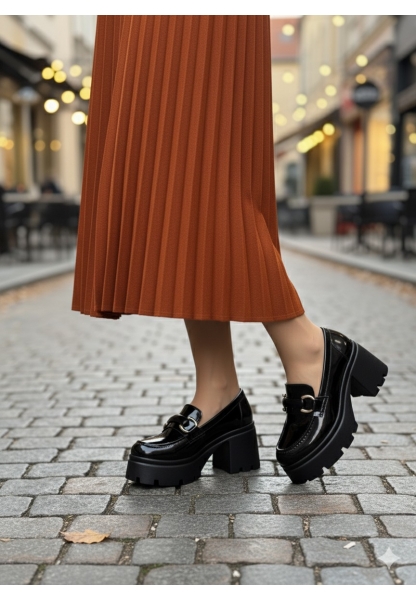  Siyah Rugan Tokalı Kalın Taban Kadın Loafer 849₺ yumi