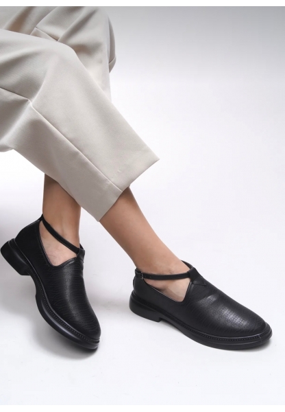 Siyah  Bilekten Bağlı Kadın Loafer kant